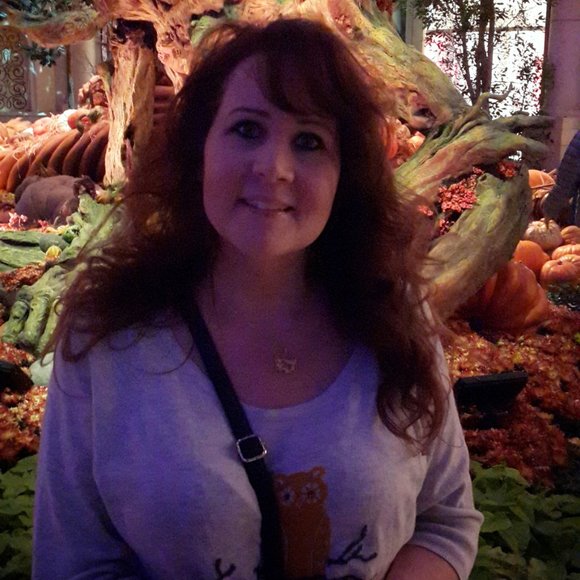 Meet your Posher, Jennifer - Picture 2 of 2